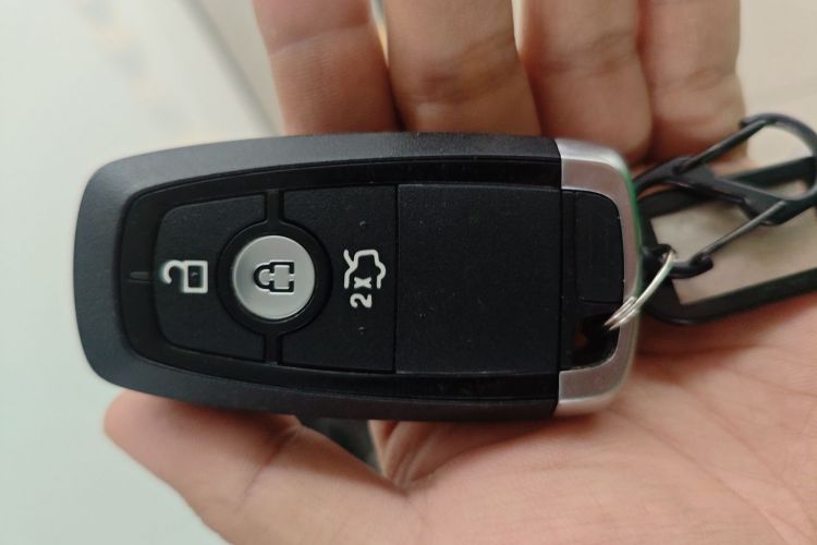 福特 福克斯 2022款 三厢 EcoBoost 180 自动竞速版中控内饰11