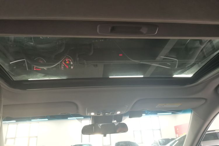 丰田 凯美瑞 2021款 2.0S 锋尚版中控内饰22