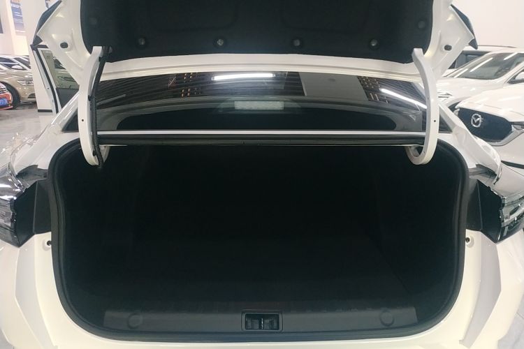 东风风神 奕炫 2024款 1.5L 自动劲速版机舱底盘23