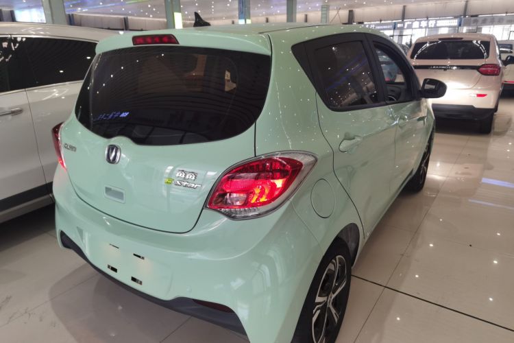 长安欧尚 奔奔E-Star 2022款 国民版 多彩限量款（快充版）三元锂车身外观6005