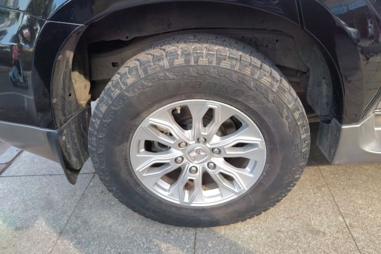 江铃 驭胜S350 2016款 2.0T 自动四驱汽油豪华版5座车身外观6008