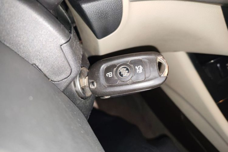 别克 威朗 2017款 三厢 15S 自动进取型中控内饰11