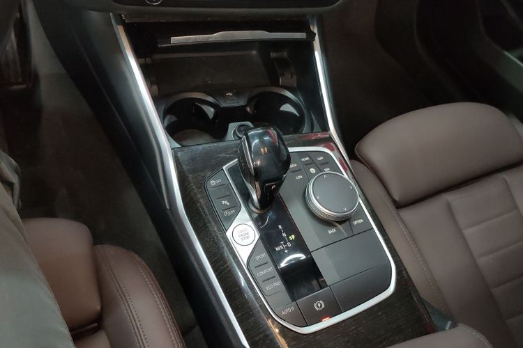 宝马3系 2021款 改款二 325Li M运动套装中控内饰18