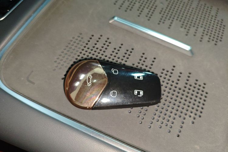 岚图汽车 岚图梦想家 2025款 PHEV 四驱旗舰鲲鹏版中控内饰11