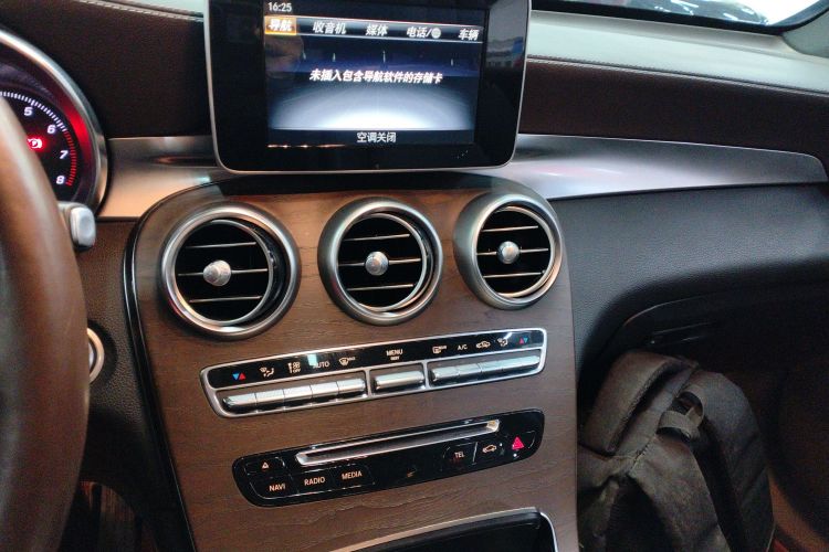 奔驰GLC 2019款 改款 GLC 300 L 4MATIC 动感型中控内饰16