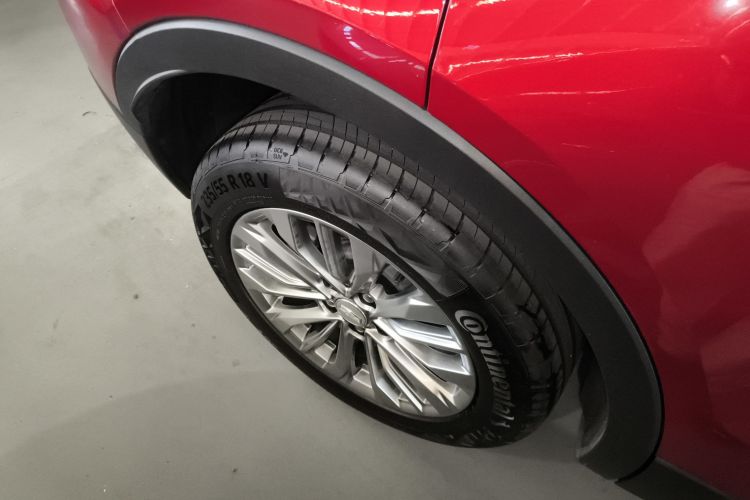 凯迪拉克XT4 2024款 28T 两驱豪华型车身外观56