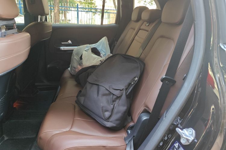 奔驰GLB 2021款 GLB 200 时尚型中控内饰7004