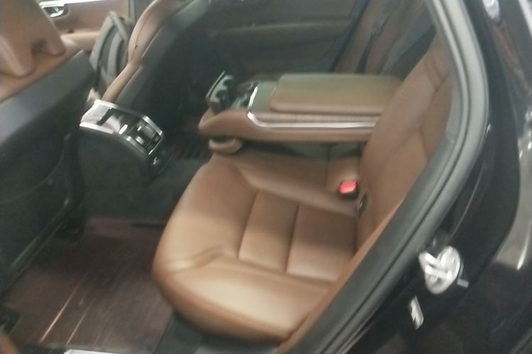 沃尔沃S90 2025款 B5 智雅豪华版中控内饰21