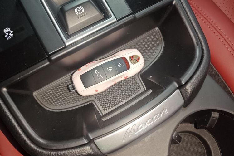 保时捷 2022款 Macan 2.0T中控内饰7001