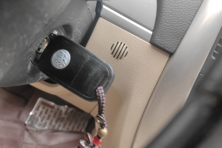 别克 凯越 2013款 1.5L 自动经典型中控内饰7001