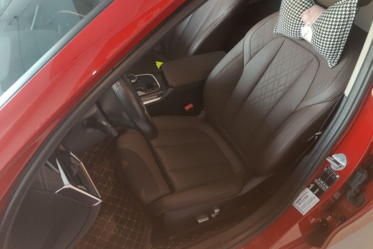 宝马3系 2022款 325Li M运动套装中控内饰19