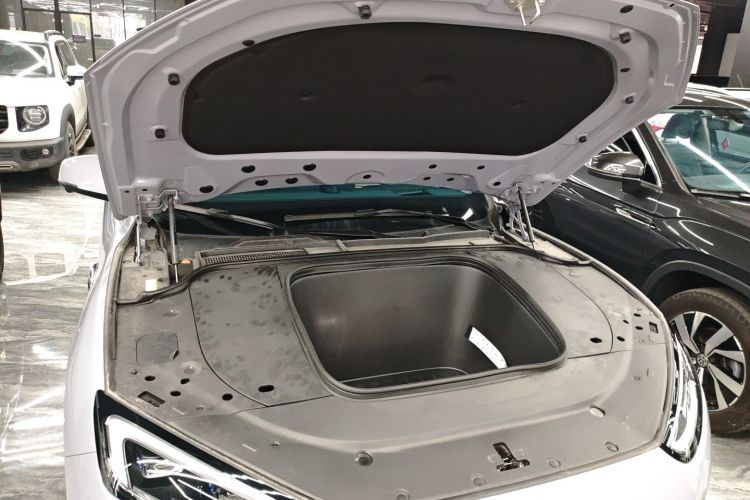 鸿蒙智行 问界M5 2025款 纯电  Ultra 后驱版机舱底盘24