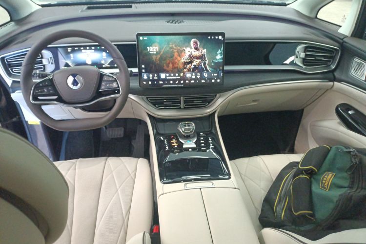 腾势D9 2024款 DM-i 980 四驱尊荣型中控内饰12