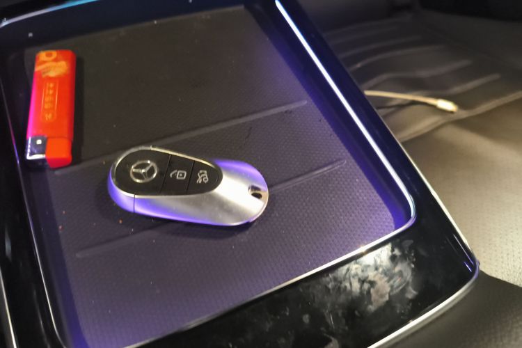 奔驰C级 2022款 C 260 L 运动版中控内饰11