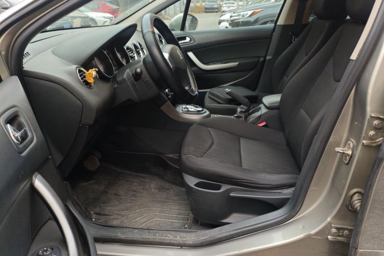 标致408 2013款 2.0L 自动舒适版中控内饰19