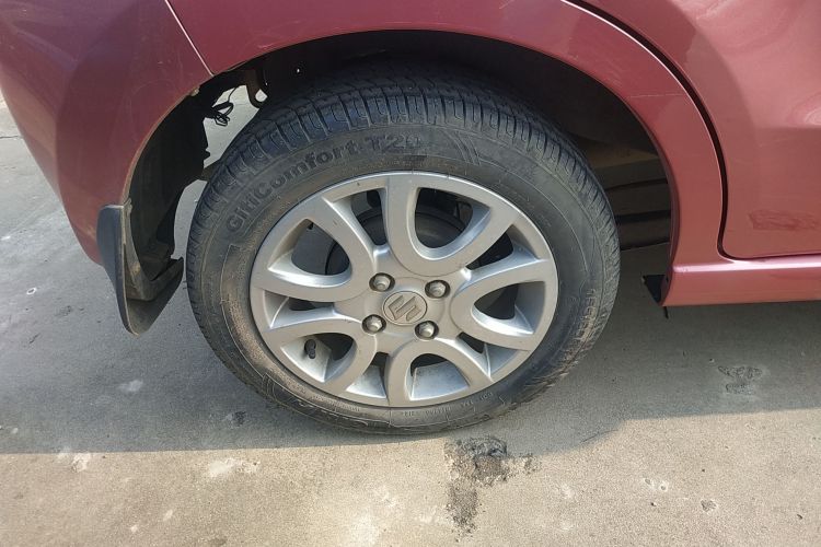 铃木 奥拓 2013款 1.0L 自动豪华型车身外观6008