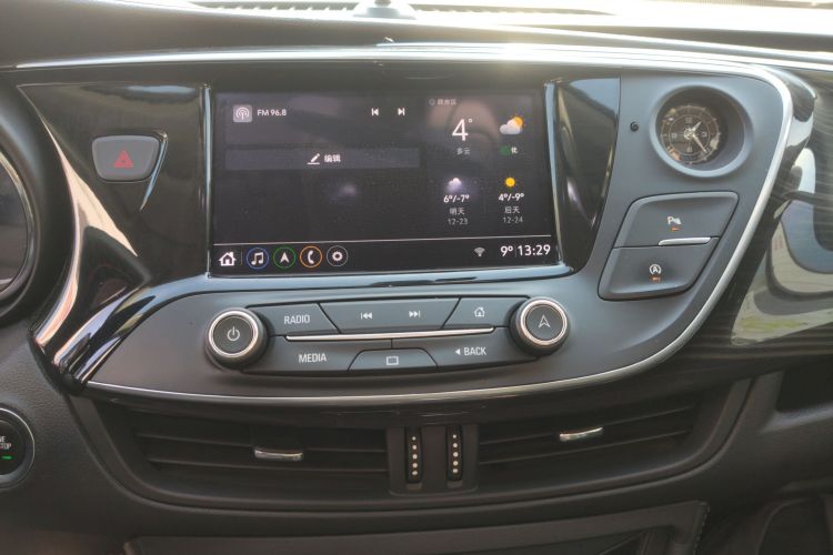 别克 昂科威 2020款 20T 两驱领先型中控内饰16