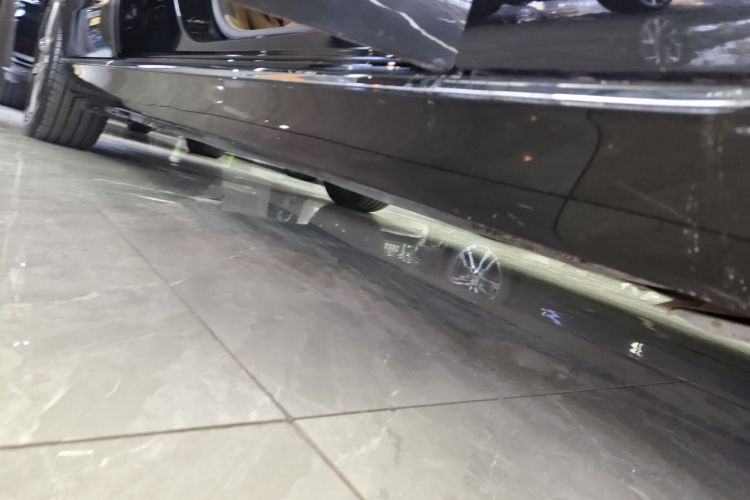 奔驰E级 2018款 改款 E 200 L局部细节9001