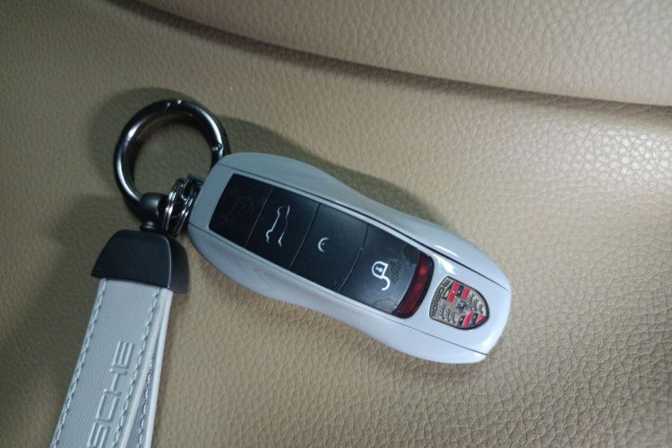 保时捷 2015款 Cayenne 3.0T中控内饰7001