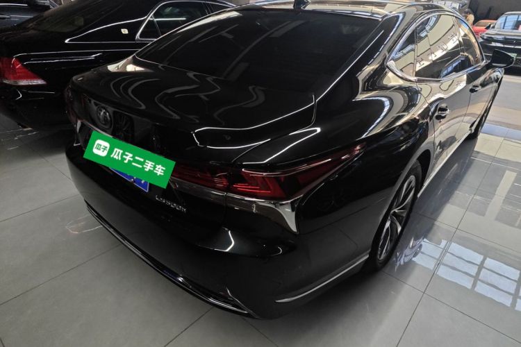 雷克萨斯LS 2020款 500h 卓越版 国VI车身外观7