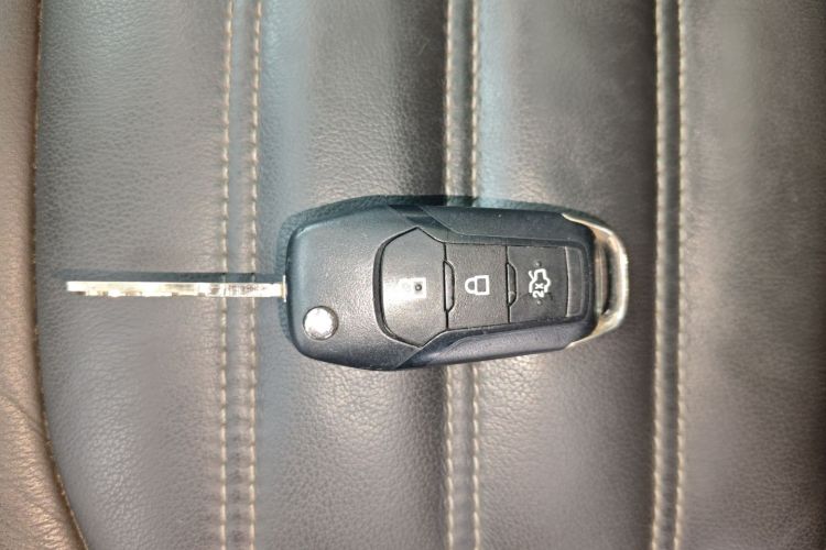 福特 蒙迪欧 2013款 1.5L GTDi180时尚型中控内饰11