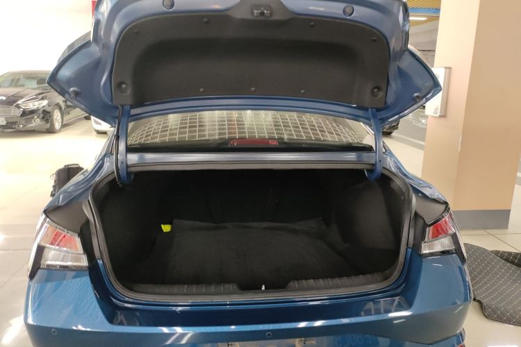 现代 伊兰特 2022款 1.5L CVT GLX精英版局部细节23