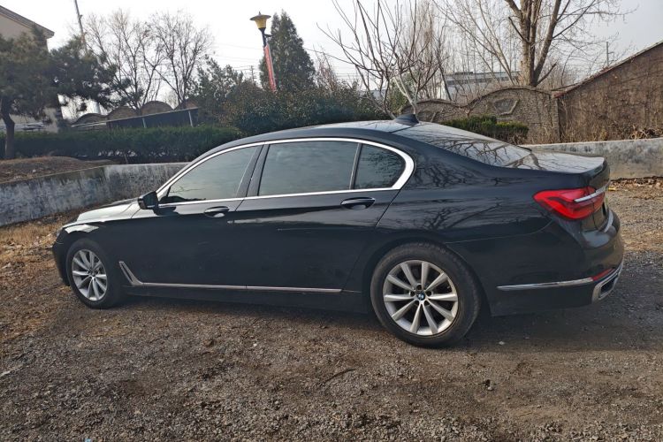 宝马7系 2017款 730Li 领先型车身外观4