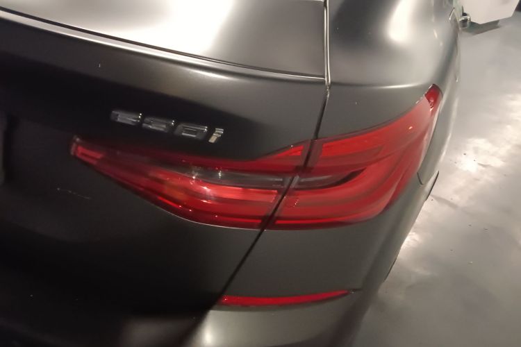 宝马6系GT 2021款 630i M运动套装车身外观9