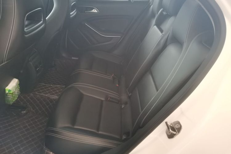 奔驰GLA 2018款 GLA 200 时尚型中控内饰21