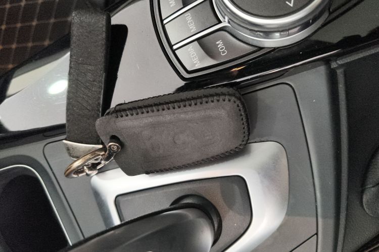 宝马3系 2019款 320Li 时尚型中控内饰11