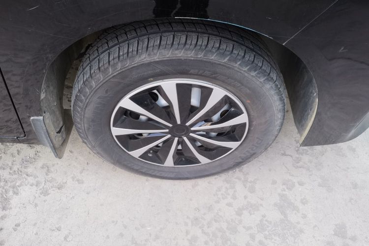 BAW北汽制造 锐胜王牌M7 2023款 1.6L 长轴创富型 7座车身外观10