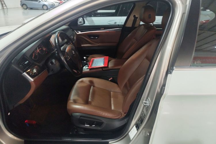 宝马5系 2014款 520Li 典雅型中控内饰19