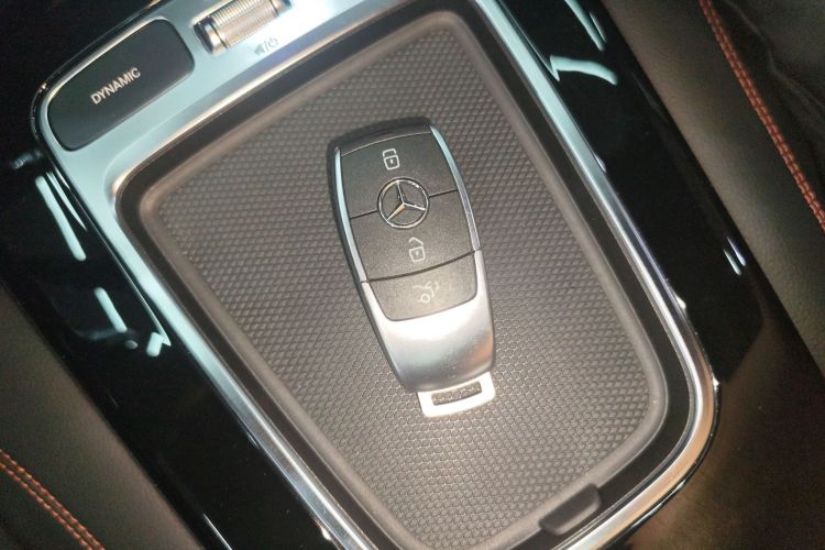 奔驰A级 2024款 改款 A 200 L 时尚型中控内饰11