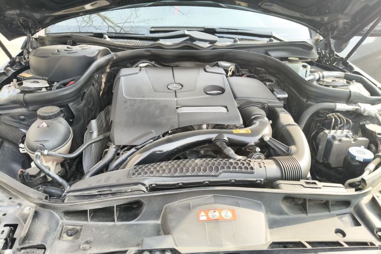 奔驰E级 2015款 E 200 L 运动型局部细节24