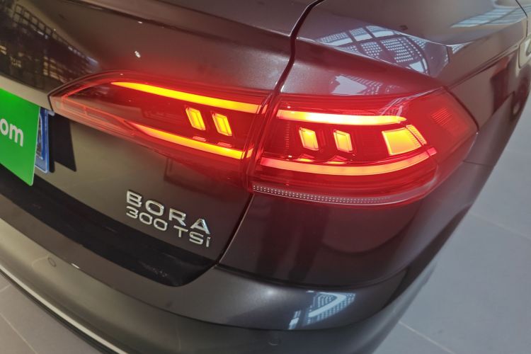 大众 宝来 2023款 300TSI DSG尊行版车身外观9