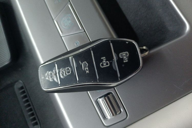 比亚迪 夏 2025款 DM-i 1.5T 180km 卓越型中控内饰11