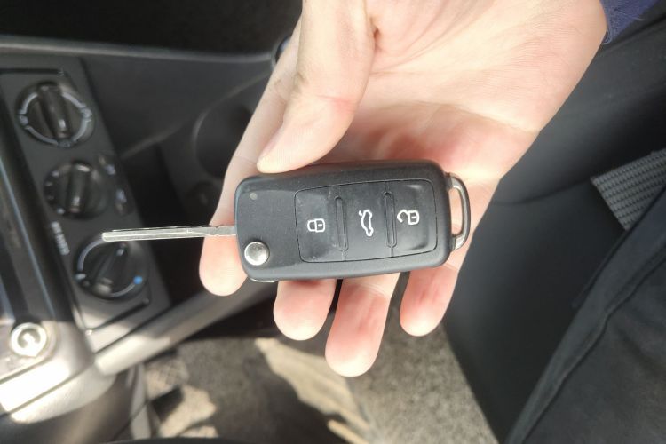 大众 Polo 2016款 1.4L 手动风尚型中控内饰11