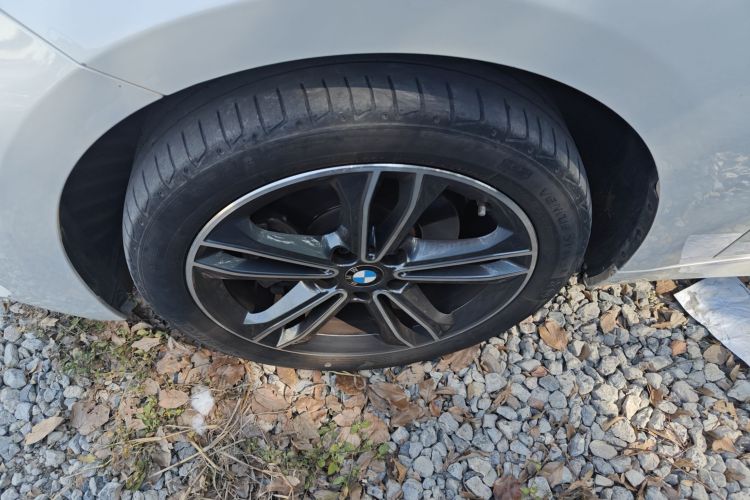 宝马1系 2023款 120i M运动版车身外观6007