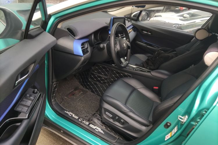 丰田C-HR 2020款 2.0L 领先版中控内饰20