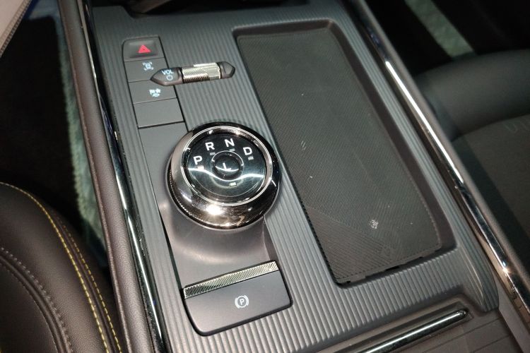 福特 蒙迪欧 2025款 2.0T EcoBoost E 混动 运动版中控内饰18