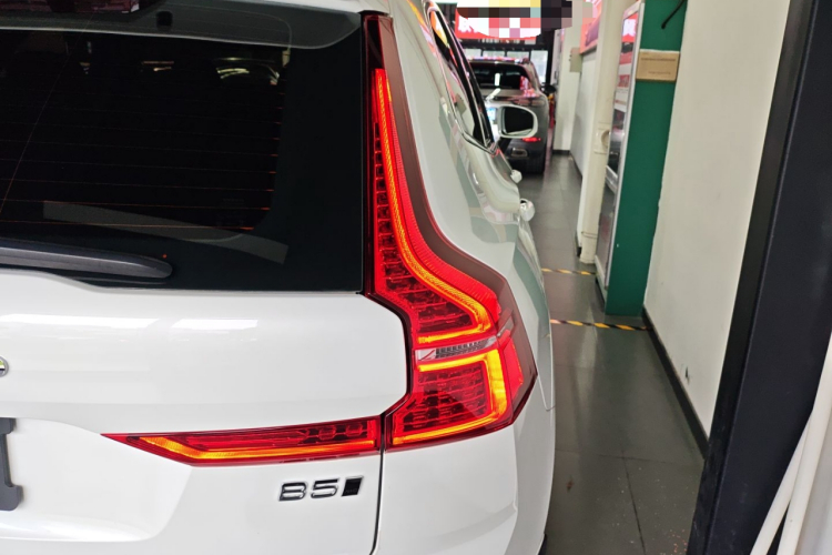 沃尔沃XC60 2023款 B5 四驱智远豪华版车身外观6005