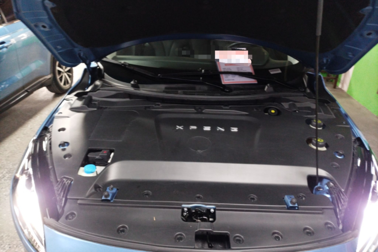 小鹏G3 2019款 智享版机舱底盘24