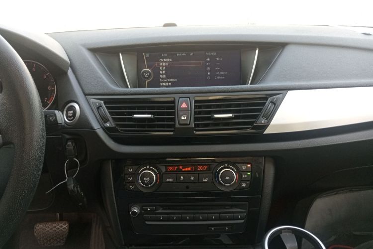 宝马X1 2014款 sDrive18i 领先型中控内饰16