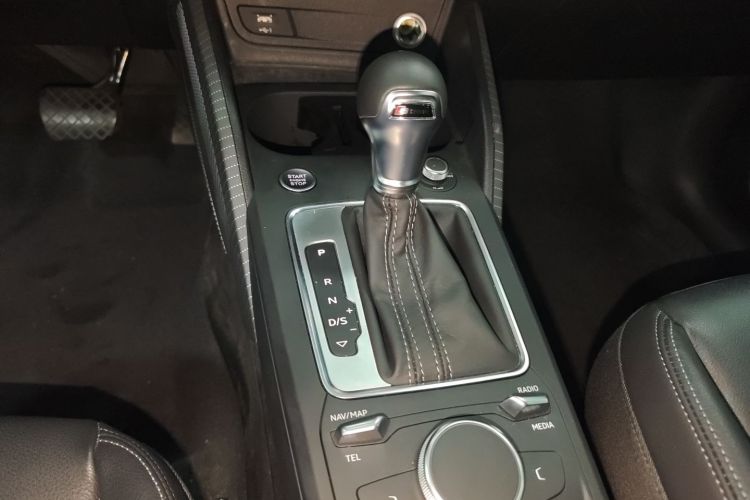 奥迪Q2L 2022款 35 TFSI 时尚动感型中控内饰18