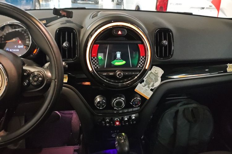 MINI Countryman 2017款 1.5T COOPER ALL4中控内饰16