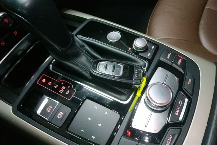 奥迪A7 2017款 40 TFSI 进取型中控内饰11