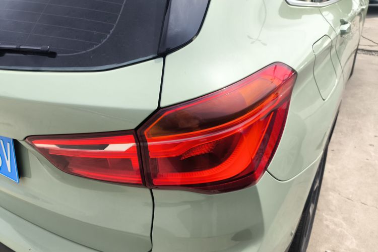 宝马X1 2016款 sDrive20Li 豪华型车身外观9