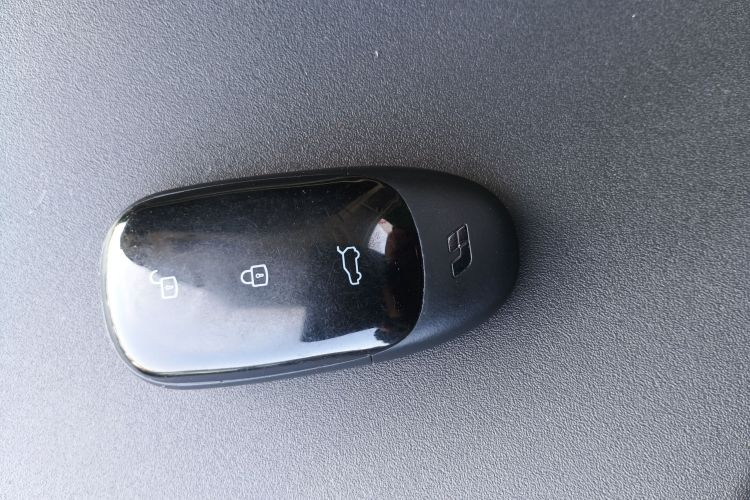 理想汽车 理想ONE 2020款 增程6座版中控内饰7001