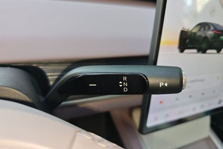 乐道L60 2024款 60kWh 后驱版中控内饰18