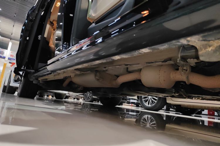 奔驰V级 2022款 V 260 尊贵版局部细节9001